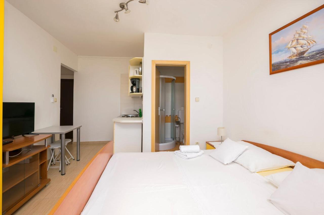 Apartments And Rooms Mare Водице Экстерьер фото